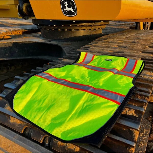 Green security vest with 3M hi-vis tape and multi-pockets for maximum safety and convenience – UK Shop Hub.